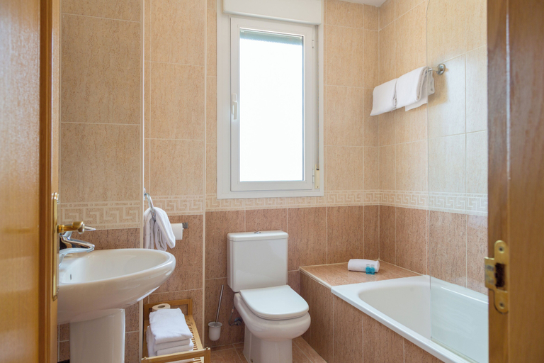 Bathroom, Apartamentos Solamaza, Cantabria