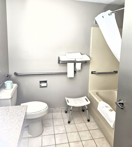 Bathroom 4, Days Inn by Wyndham North Sioux City, Union