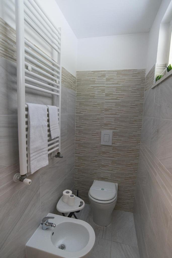 Bathroom 2, Il Roseto, Frosinone