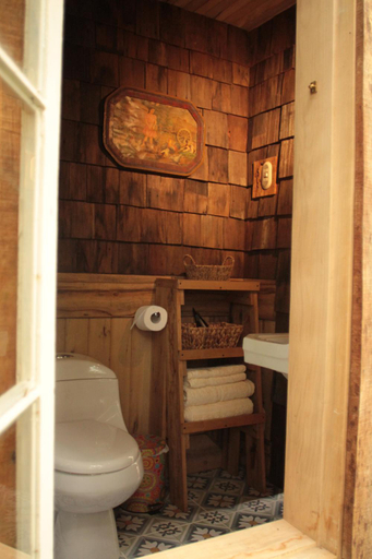 Bathroom 3, La Casita del Bosque, Chiloé