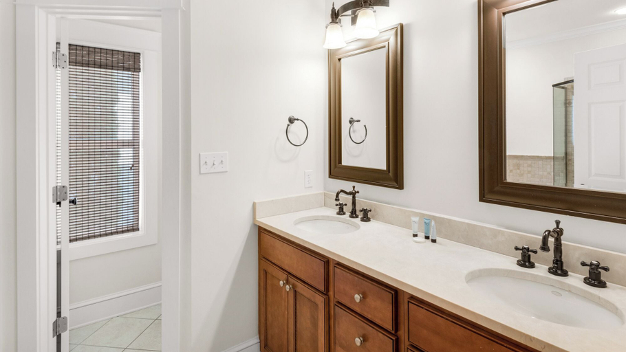 Bathroom 3, Seacrest Beach Home for 17, Huge Resort Pool & Beach Tram, Walton