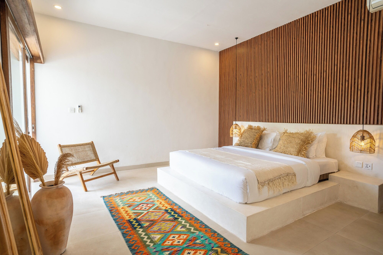 Others 5, Villa Milos, Badung