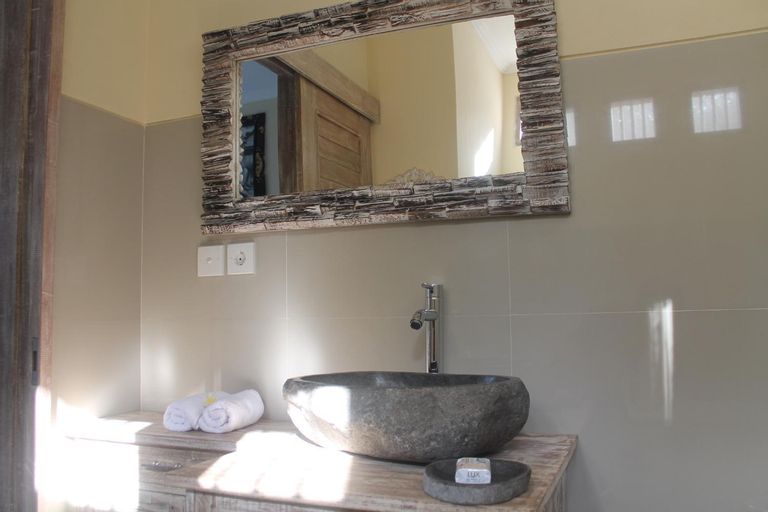 Bathroom 14