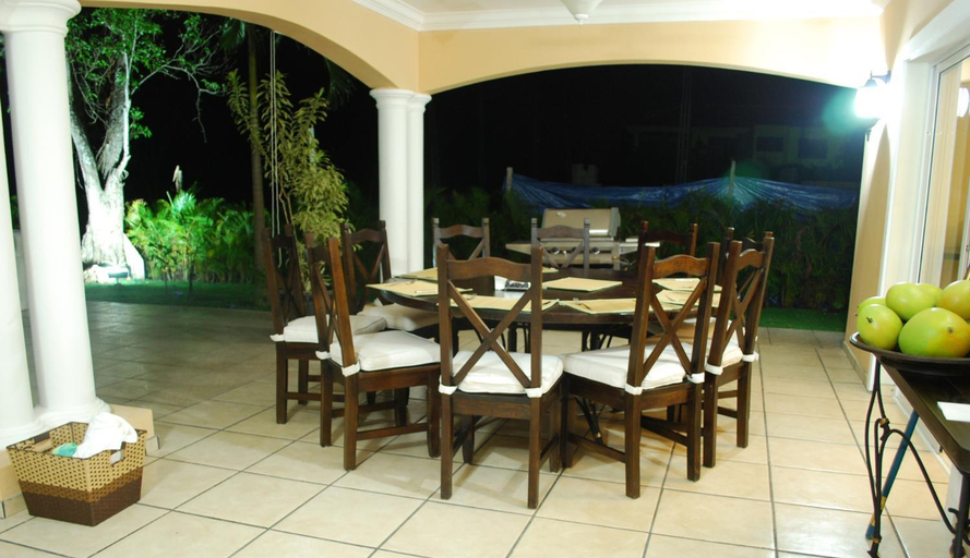 Others 5, Villa M-6 Metro Country Club, Guayacanes
