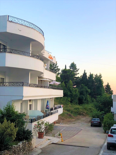 Exterior & Views 2, The Rooftop Apartment with Sea view