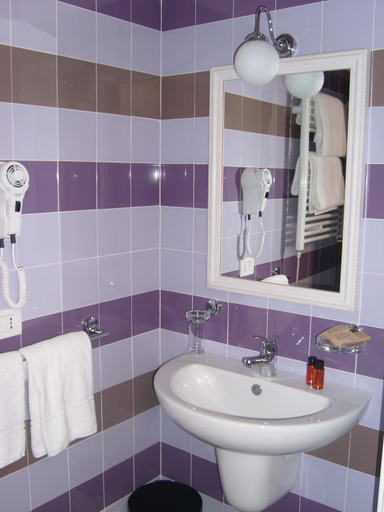 Bathroom 5, Hotel Etna, Catania