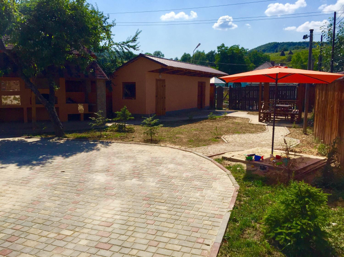 Others 4, Minihotel Zolotoe Runo, Svaliavs'kyi