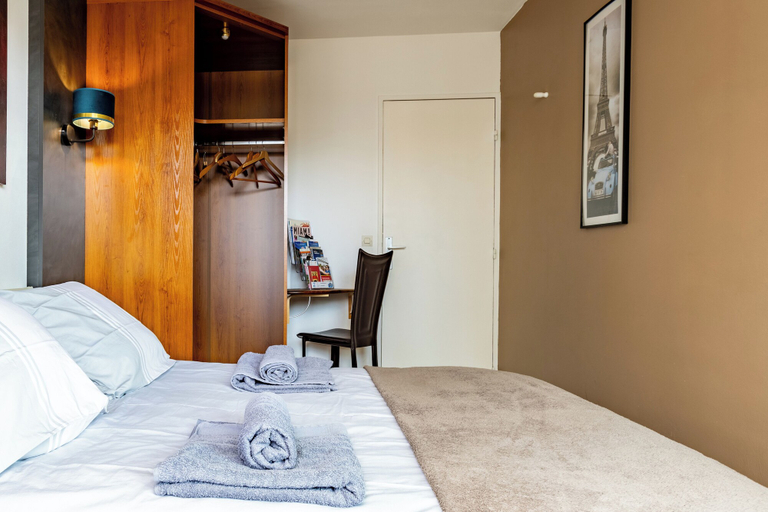 Bedroom 5, Chambre d'Amis (Chambres d'Hôtes/BnB/Guest House), Paris