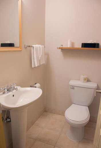 Bathroom 4, All Stay Suites, Division No. 13