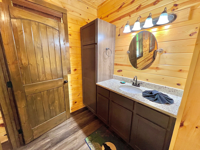 Bathroom 3, South Side Serenity 2 Bedroom Cabin by RedAwning, Sevier