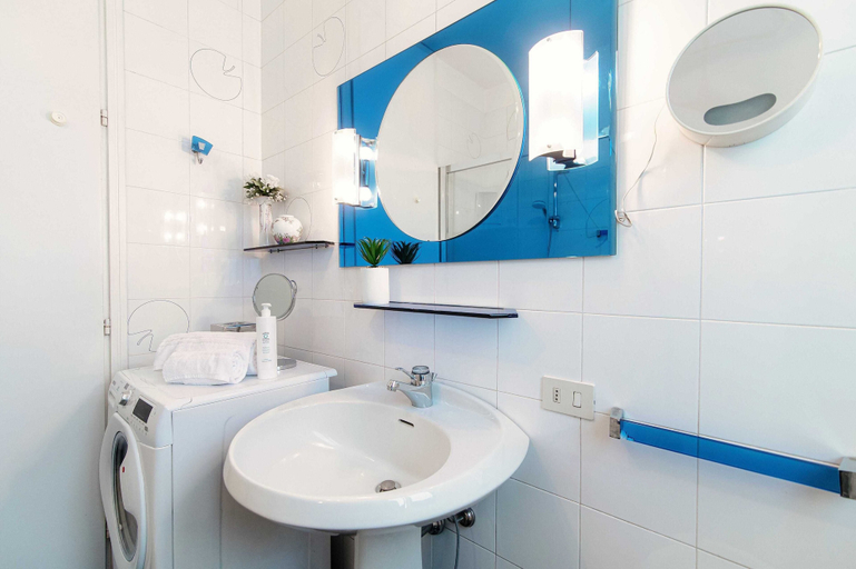 Bathroom 4, Il Parco, Como