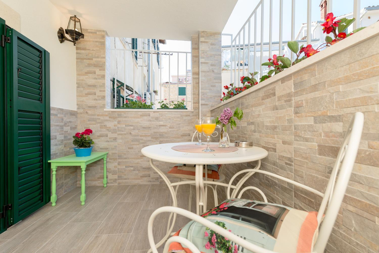 Others 4, Le Monde - Vintage Accommodation, Split