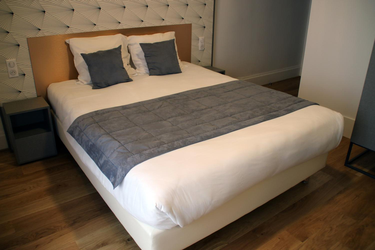 Bedroom 3, Hotel Saint Vincent, Rhône