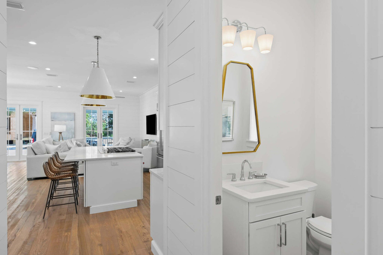 Bathroom 4, Beautiful Seacrest Home, Sleeps 16 - Lagoon Pool and Beach Tram Service, Walton