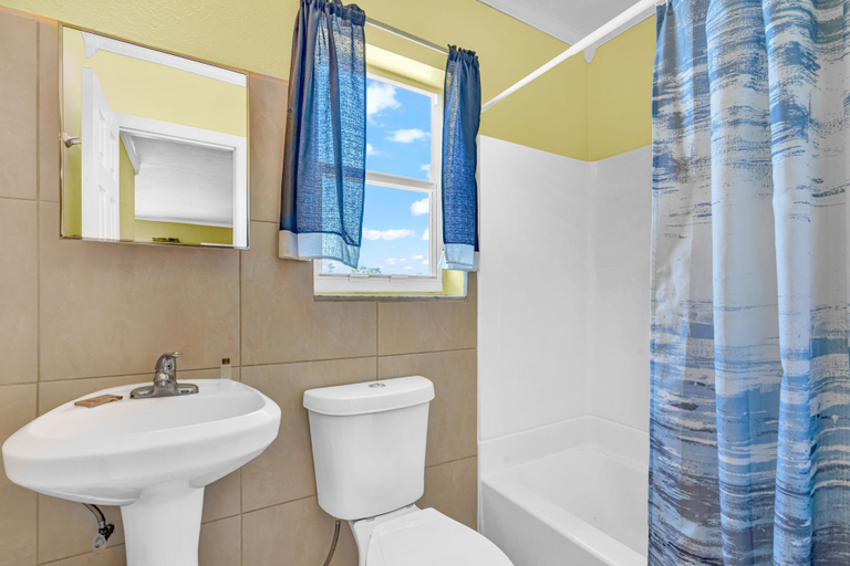Bathroom 3, Old Wooden Bridge Resort and Marina, Monroe
