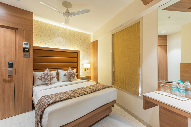 Bedroom 3, Hotel Supreme Comforts- Mumbai International Airport T2, Mumbai Suburban