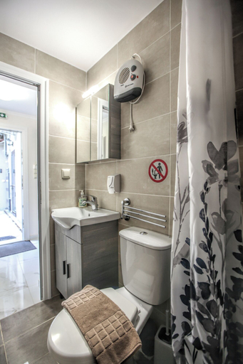 Bathroom 3, Del Sol Meteora Luxurious Family Suites1, Thessaly