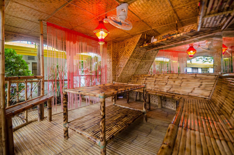 Public Area, Bambooze Hauz, Malay