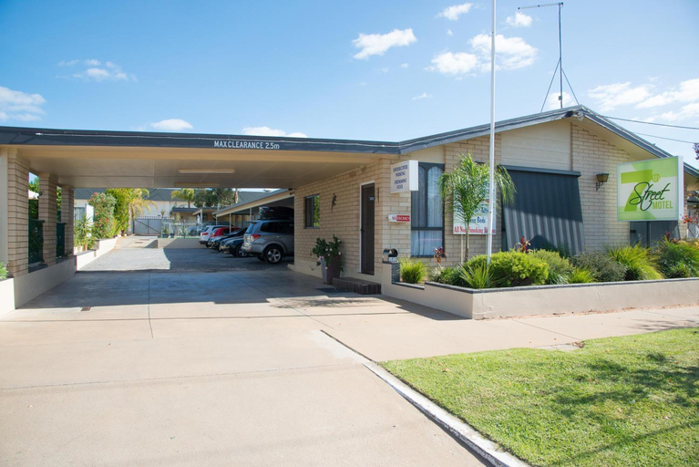 Others 2, 7th Street Motel, Mildura - Pt A