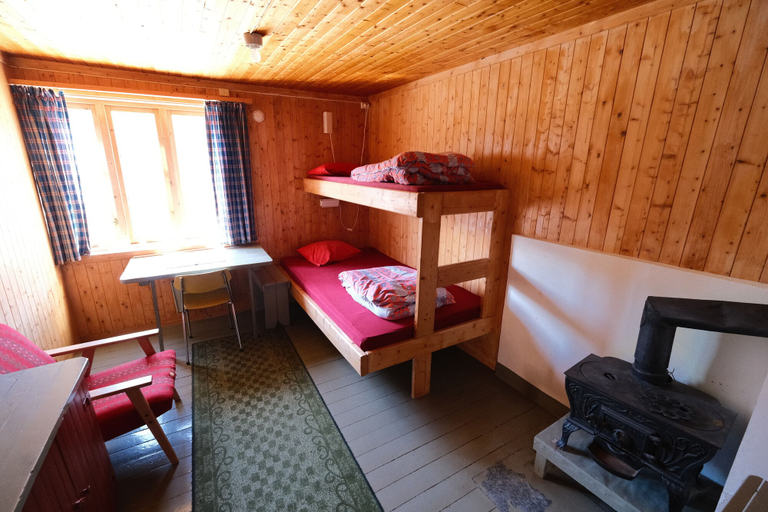 Bedroom 4, Stamsund Hostel, Vestvågøy