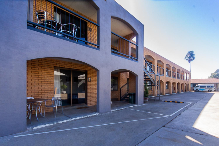 Exterior & Views 1, Lake Mulwala Hotel, Corowa