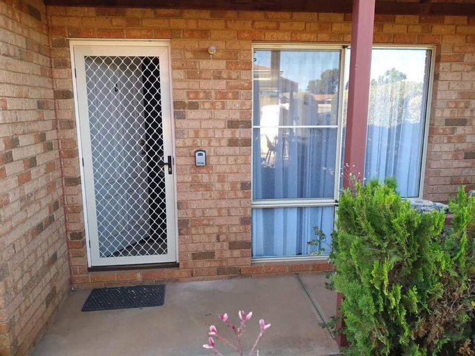 Others 4, Cosy 2 bedroom Unit in a secure gated complex, Kalgoorlie/Boulder