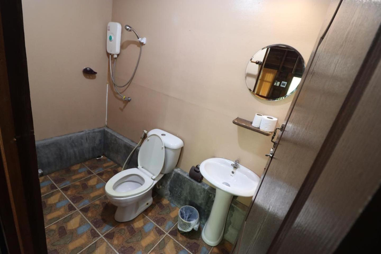 Bathroom 3, Suchanaree@LaemNgop, Laem Ngop