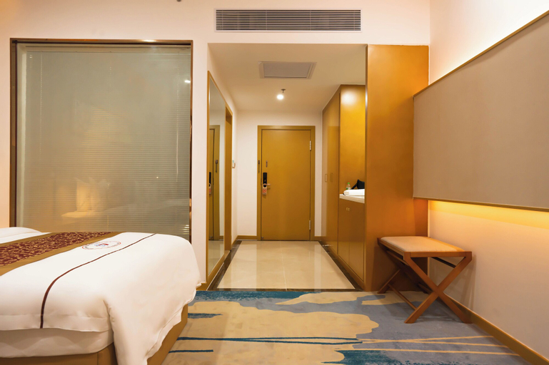Bedroom 13