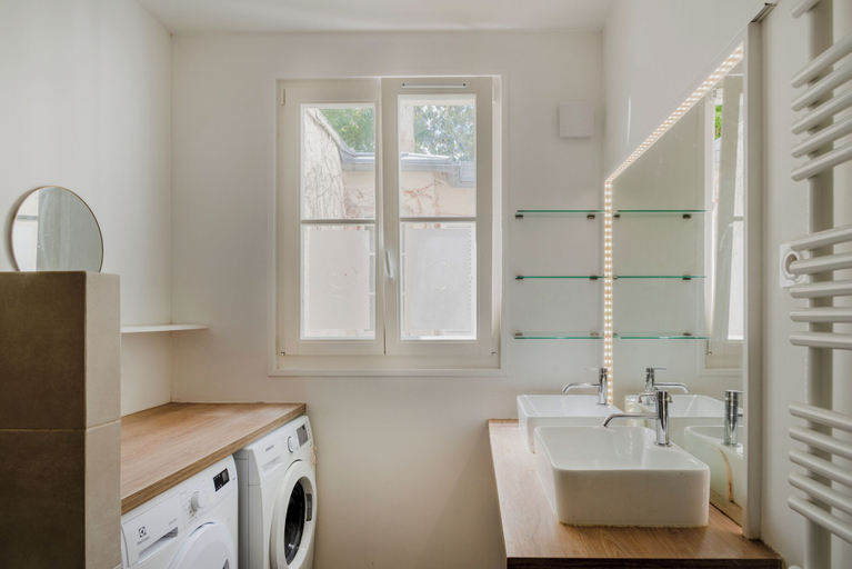 Bathroom 4, Paris Porte Maillot Design residence, Hauts-de-Seine