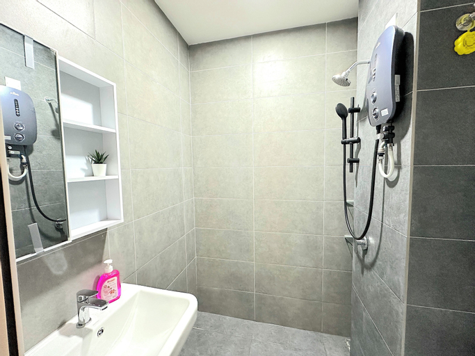 Bathroom 12