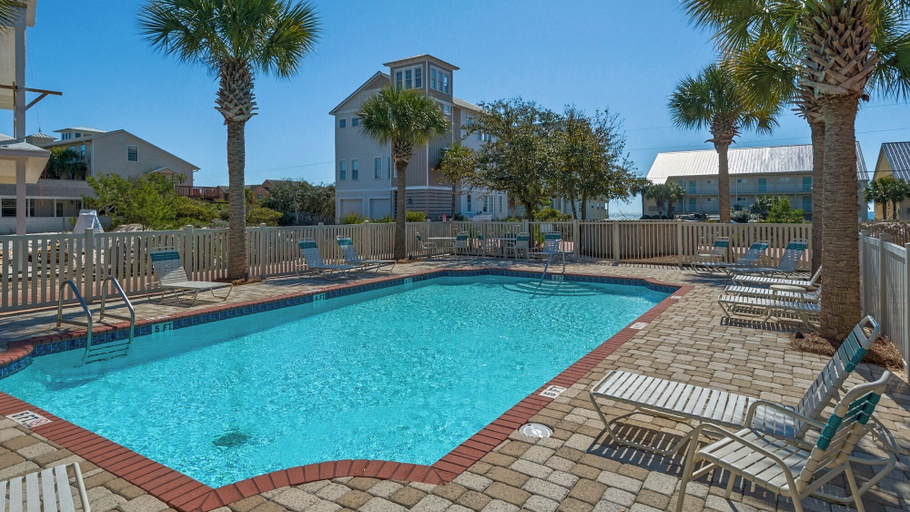 Sport & Beauty 2, Dog-friendly Gulf Side Cottage & 6 Minutes to Beach + Community Pool & Bikes, Walton