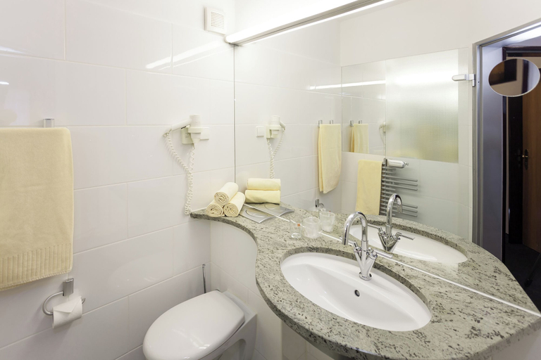 Bathroom 5, Centro Hotel Goya Wolfsburg Trademark Collection, Wolfsburg
