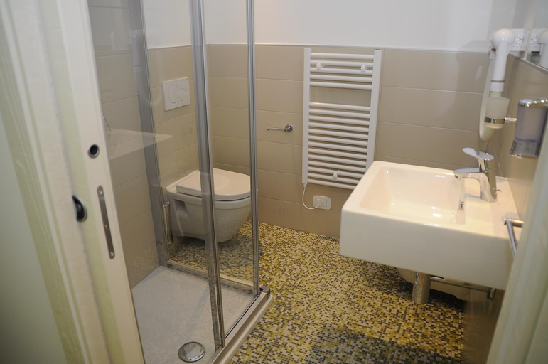 Bathroom 2, Energy Hotel, Trento