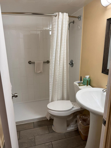 Bathroom 4, The Boards AC, Atlantic