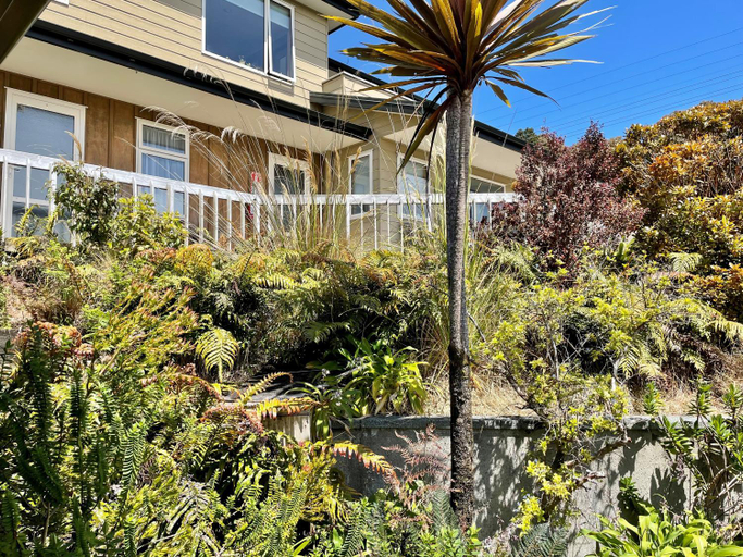 Others 3, The Bay Motel, Southland