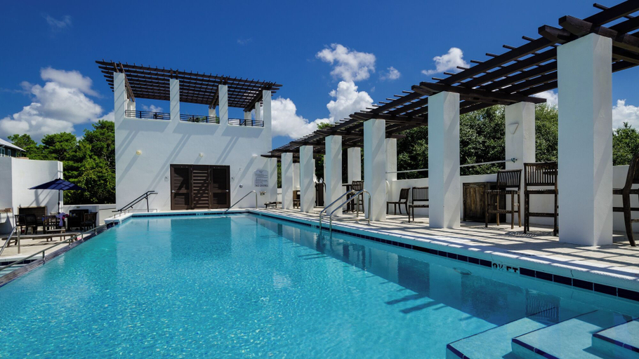 Sport & Beauty 2, Sleep up to 20 - 2 Homes Side by Side - Gated Community w/ Community Pool!, Walton