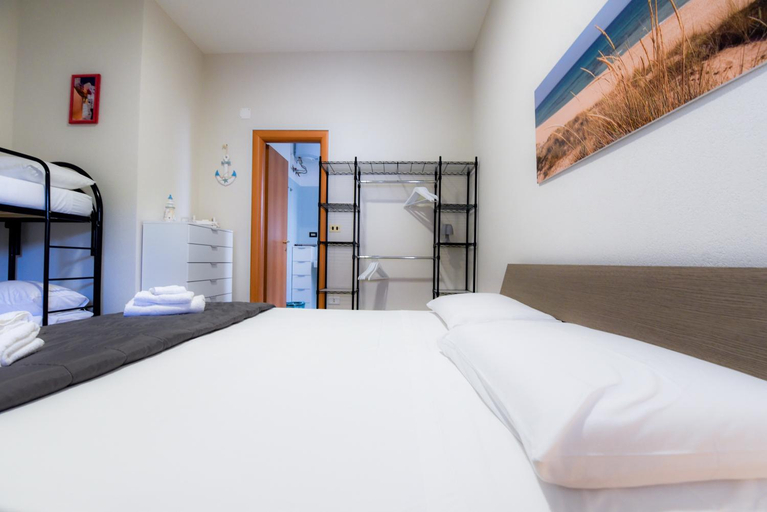 Others 3, B&B Macchia Mediterranea, Taranto