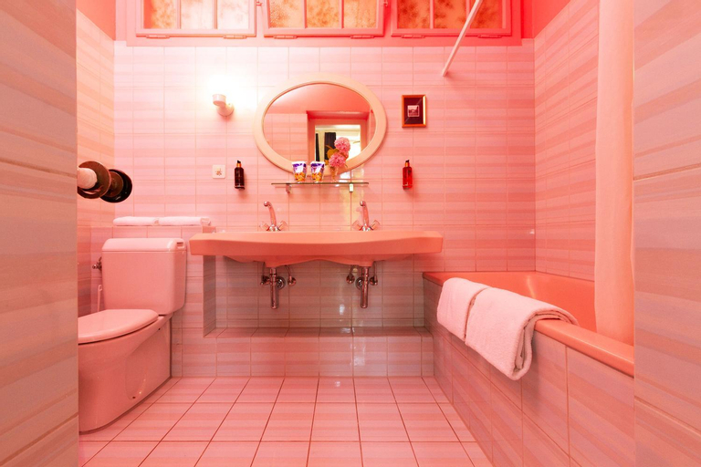 Bathroom 13
