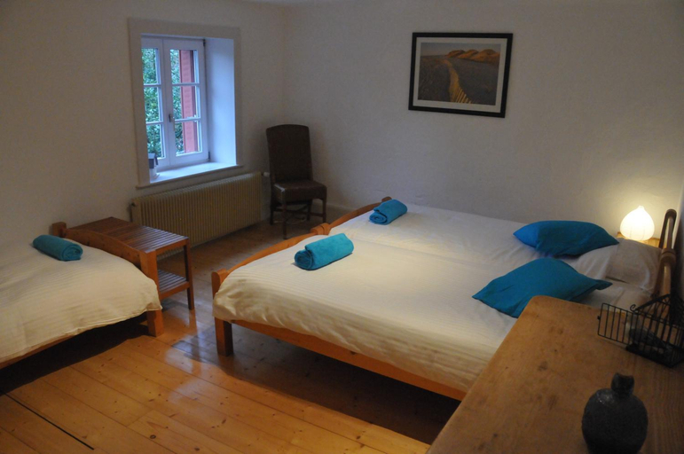 Bedroom 2, s'YVOUX plait, Vosges