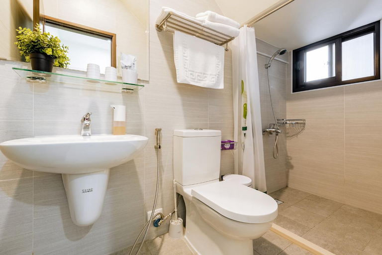 Bathroom 2, ChingTian YunShe Homestay, Yilan