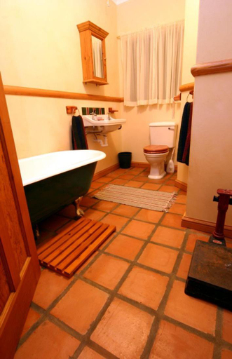 Bathroom 2, The Farmhouse B&B, Nelson Mandela Bay