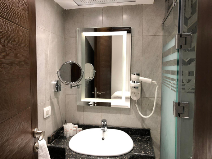 Bathroom 7