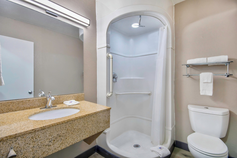 Bathroom 4, Motel 6 Austin, TX - North, Travis