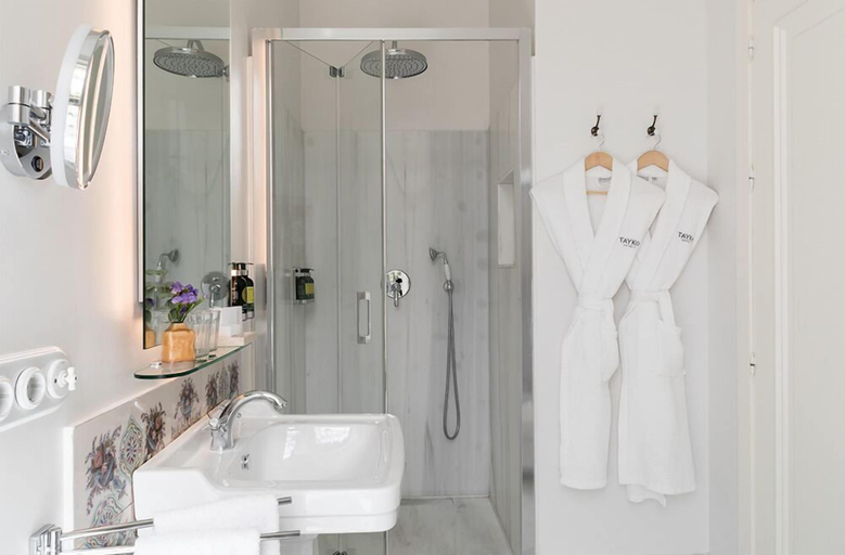 Bathroom 5, Hotel Tayko Sevilla, Sevilla