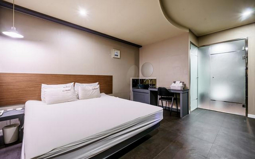 Bedroom 4, Busan Goejeong Rosso, Saha