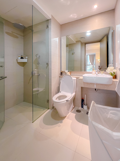 Bathroom 5, Gold Coast PIK Lovely Stay, Jakarta Utara