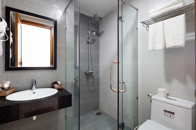 Bathroom 4, X.O HOTEL AND APARTMENTS, Nha Trang
