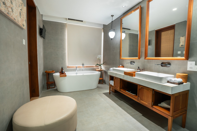 Bathroom 8