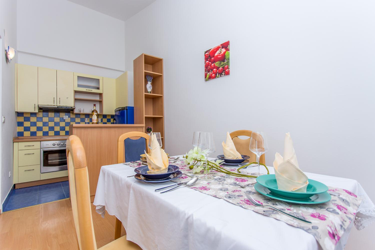 Facilities 3, Apartments Snjezana Makarska, Makarska