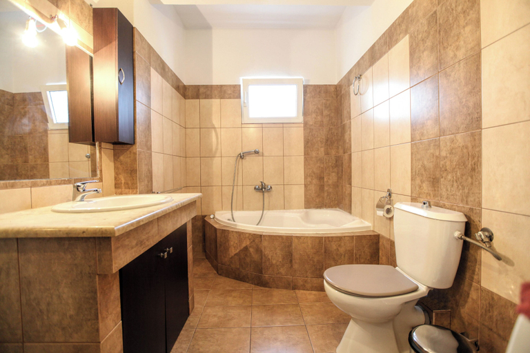 Bathroom 4, Meteora's Secret Garden House 2, Thessaly